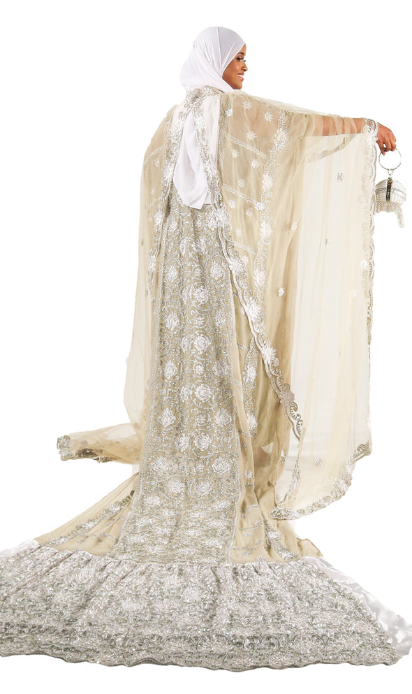 Beautiful Bridal Dress with a stunning Cloak - Xarrago