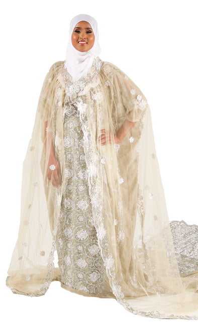 Beautiful Bridal Dress with a stunning Cloak - Xarrago